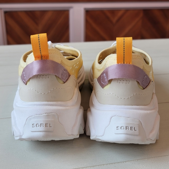 Sorel Kinetic Breakthru Tech Lace Sneaker in Tranquil Yellow & Chalk - Like New - Picture 9 of 16